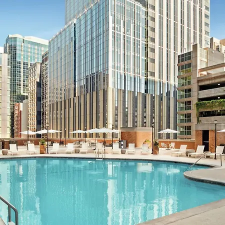 Hilton Grand Vacations Club Chicago Magnificent Mile Hotel